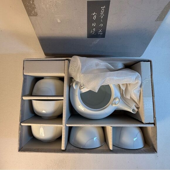 Japanese Arita ware Elegant White and blue porcelain glazed Teapot Set & 5 Cups - Picture 3 of 10